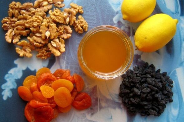 A méz és a szárított gyümölcsök olyan édességek, amelyek fokozzák a férfi szexuális aktivitását